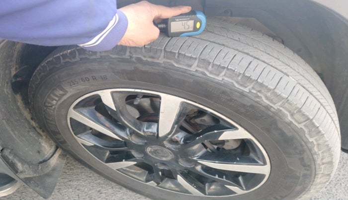 2020 Mahindra XUV500 W7, Diesel, Manual, 85,747 km, tyre