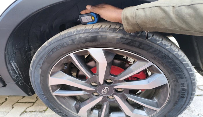 2020 Mahindra XUV300 W8 (O) 1.5 DIESEL AMT, Diesel, Automatic, 34,684 km, tyre