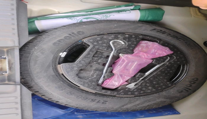 2017 Maruti Vitara Brezza ZDI PLUS, Diesel, Manual, 1,47,588 km, tyre