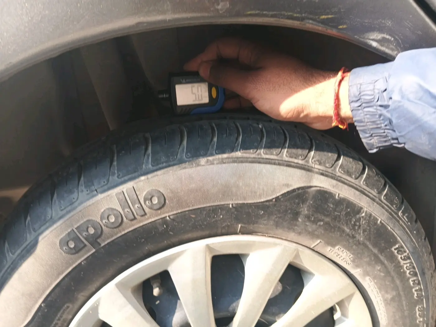 2018 Maruti Swift VXI, Petrol, Manual, 40,700 km, tyre