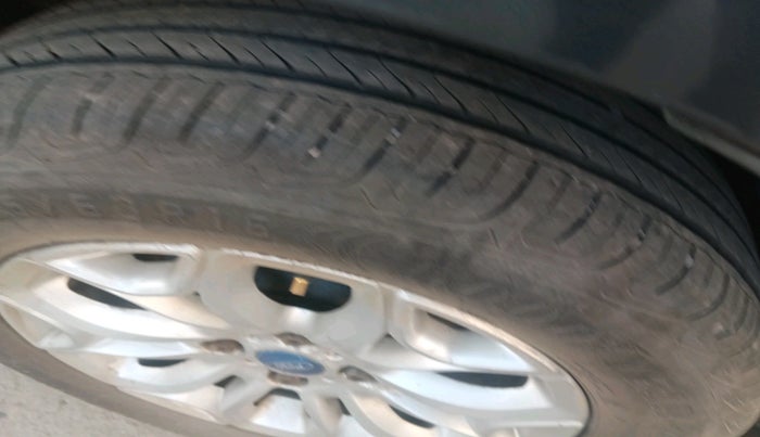 2016 Ford Ecosport TITANIUM 1.5L DIESEL, Diesel, Manual, 1,71,678 km, tyre