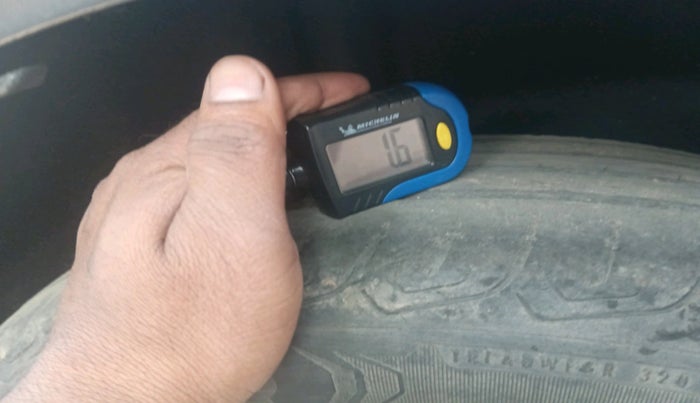 2016 Ford Ecosport TITANIUM 1.5L DIESEL, Diesel, Manual, 1,71,678 km, tyre