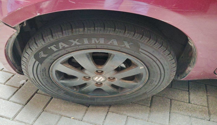 2013 Maruti Ritz ZXI, Petrol, Manual, 1,81,375 km, tyre