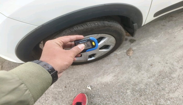 2023 Tata NEXON PURE 1.2 PETROL, Petrol, Manual, 17,186 km, tyre