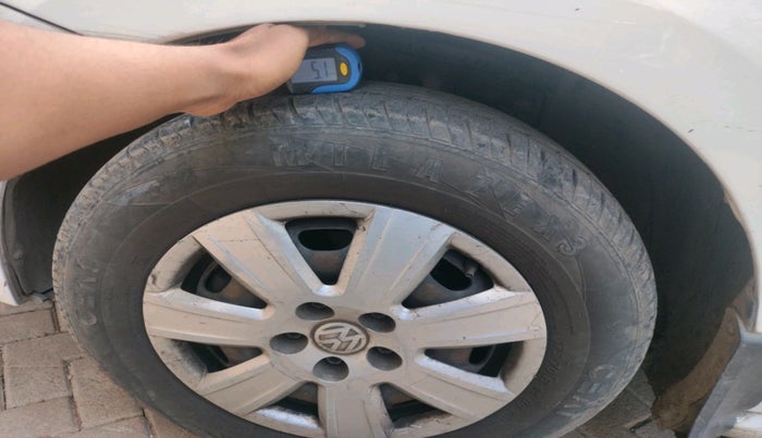 2011 Volkswagen Polo TRENDLINE 1.2L DIESEL, Diesel, Manual, 1,44,889 km, tyre