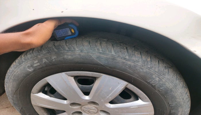 2011 Volkswagen Polo TRENDLINE 1.2L DIESEL, Diesel, Manual, 1,44,889 km, tyre