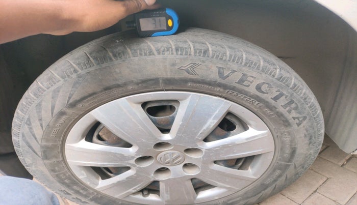 2011 Volkswagen Polo TRENDLINE 1.2L DIESEL, Diesel, Manual, 1,44,889 km, tyre