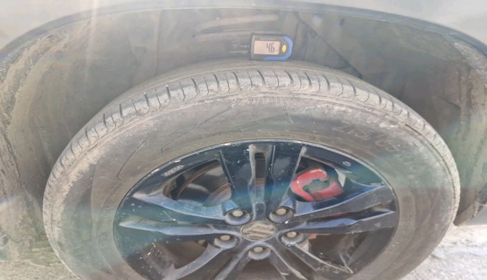 2018 Maruti Vitara Brezza ZDI, Diesel, Manual, 1,94,558 km, tyre