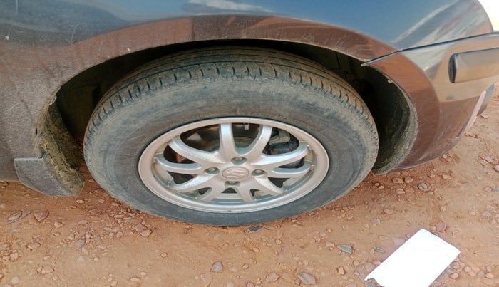 2015 Maruti Swift VDI, Diesel, Manual, 1,40,229 km, tyre