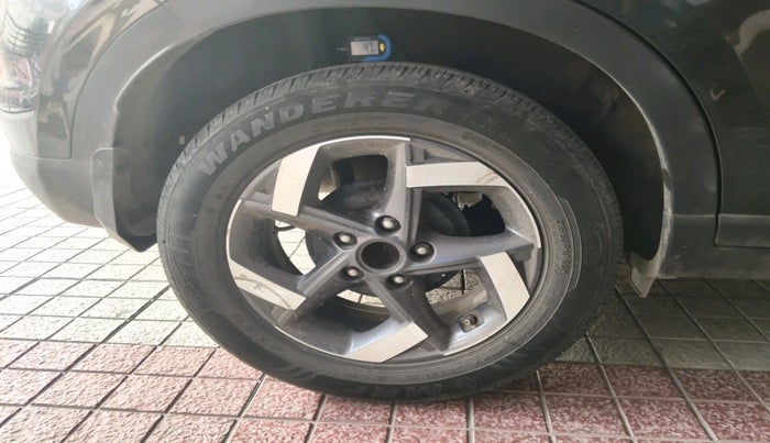 2021 Hyundai VENUE SX 1.5 (O) EXECUTIVE CRDI, Diesel, Manual, 42,192 km, tyre