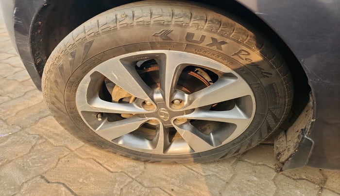 2017 Hyundai Elite i20 ASTA 1.4 CRDI (O), Diesel, Manual, 1,35,875 km, tyre