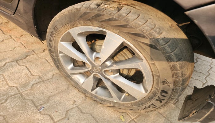 2017 Hyundai Elite i20 ASTA 1.4 CRDI (O), Diesel, Manual, 1,35,875 km, tyre