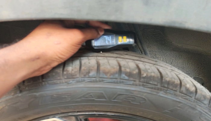 2022 Renault Kwid RXT 1.0 AMT, Petrol, Automatic, 55,770 km, tyre