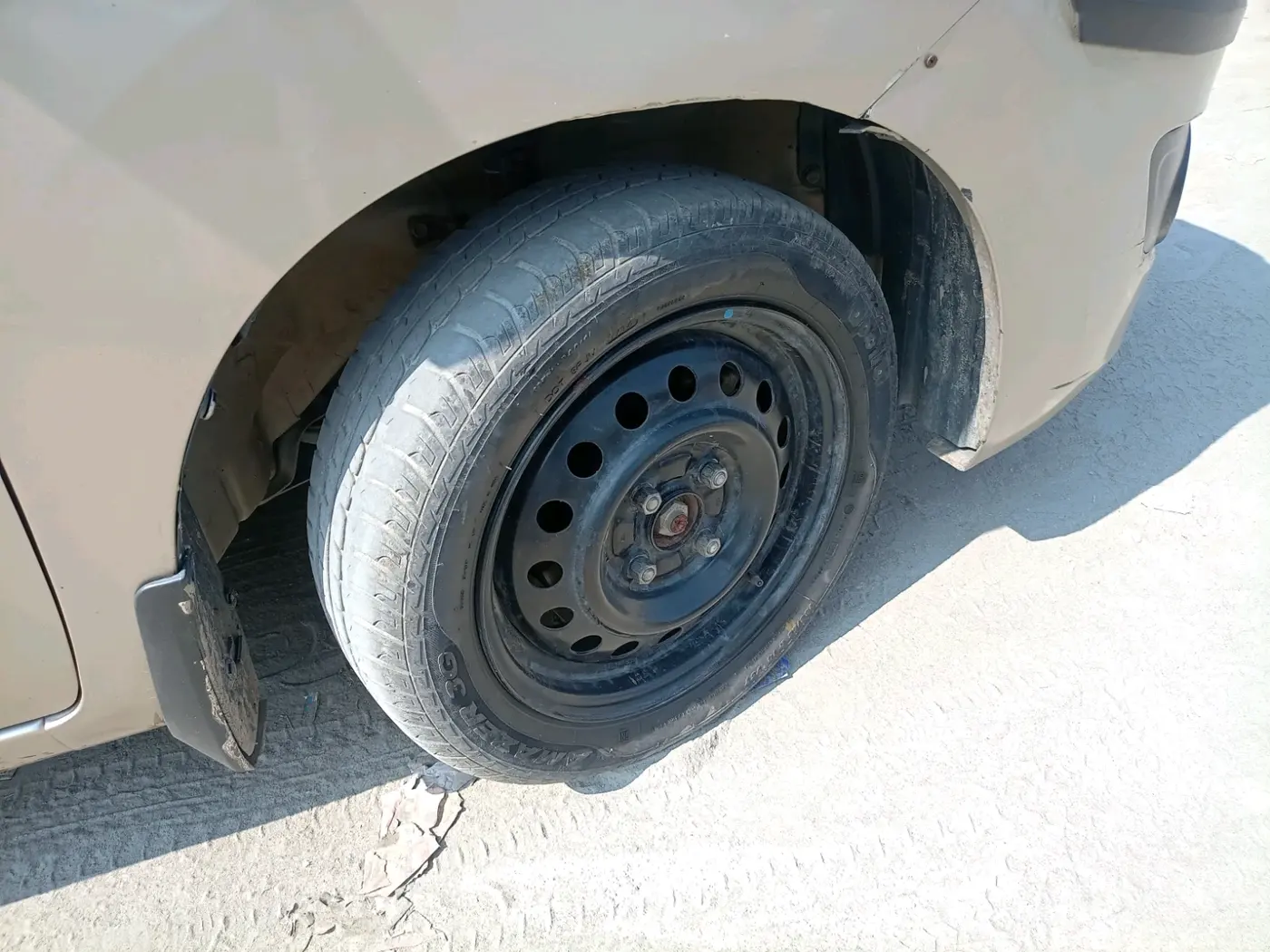 2014 Maruti Wagon R 1.0 VXI, Petrol, Manual, 91,797 km, tyre