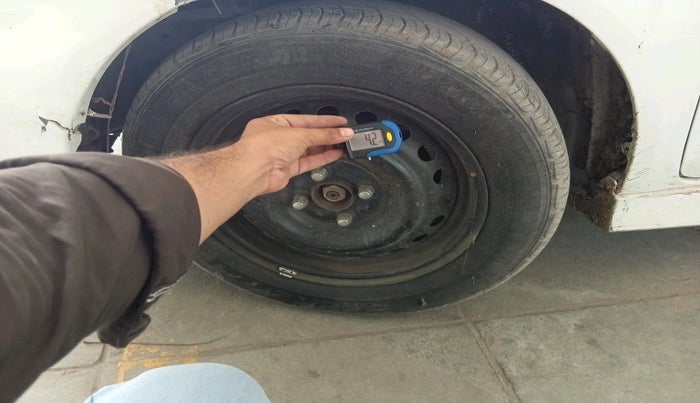 2014 Honda Mobilio 1.5L I-DTEC RS(O), Diesel, Manual, 1,13,316 km, tyre