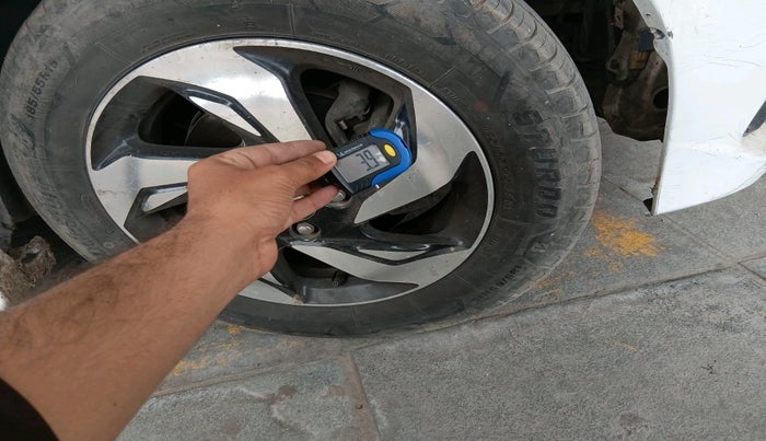 2014 Honda Mobilio 1.5L I-DTEC RS(O), Diesel, Manual, 1,13,316 km, tyre