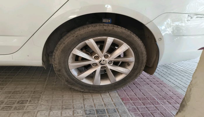 2018 Skoda Octavia L&K 1.8 TSI AT, Petrol, Automatic, 52,698 km, tyre