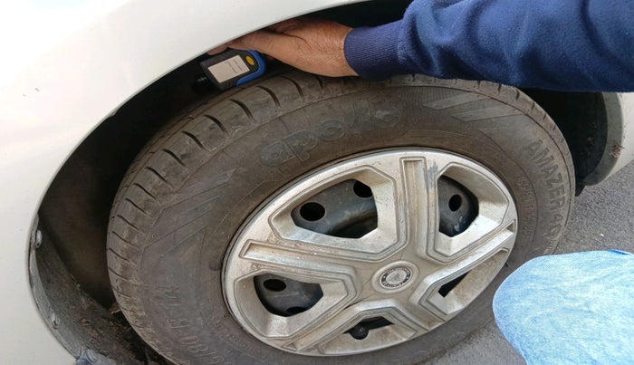 2018 Maruti Dzire VDI, Diesel, Manual, 1,45,510 km, tyre