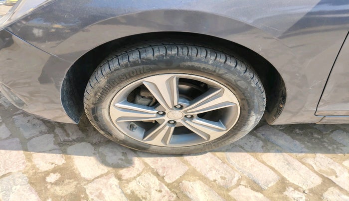 2018 Hyundai Verna 1.6 VTVT SX, Petrol, Manual, 55,592 km, tyre