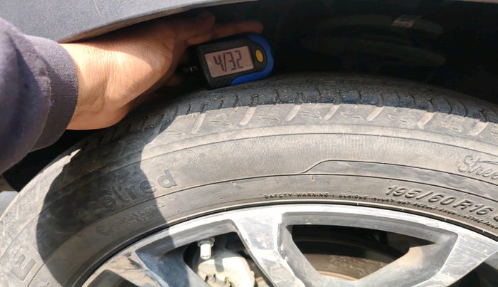 2024 Maruti XL6 ALPHA PLUS MT, Petrol, Manual, 16,493 km, tyre