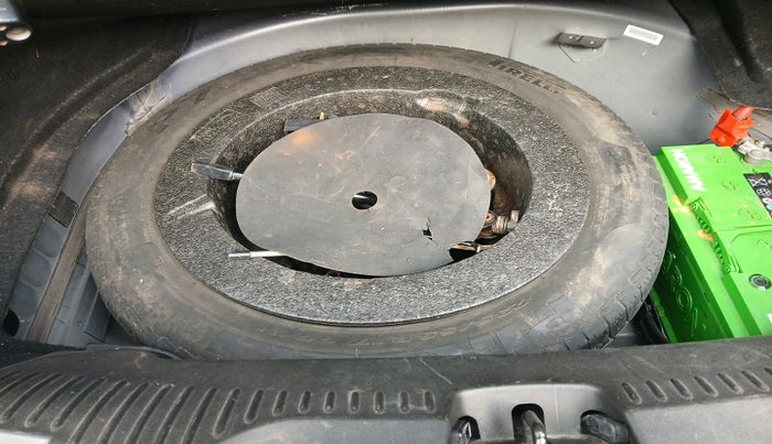 2014 Jaguar XF 2.2 DIESEL LUXURY, Diesel, Automatic, 86,579 km, tyre