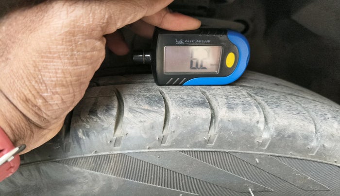 2021 Maruti Ertiga VXI CNG, CNG, Manual, 61,000 km, tyre