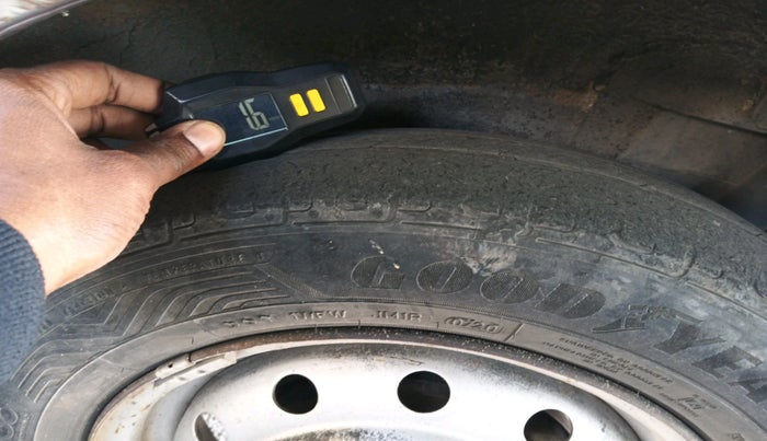 2012 Maruti Wagon R 1.0 LXI CNG, Petrol, Manual, 1,58,105 km, tyre