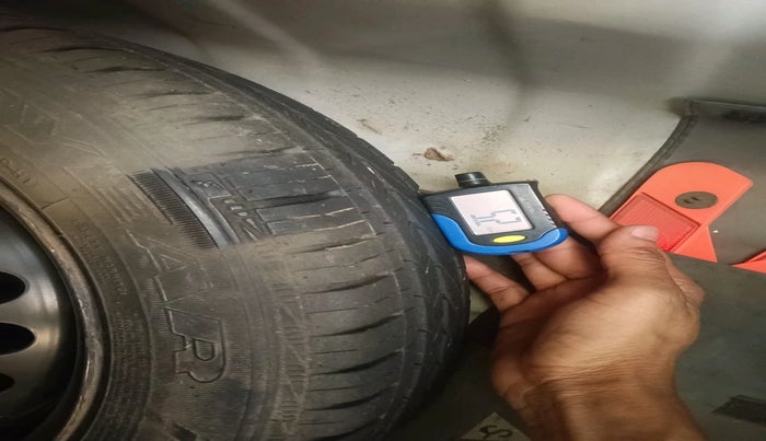 2018 Hyundai Xcent S 1.2, Petrol, Manual, 1,42,513 km, tyre