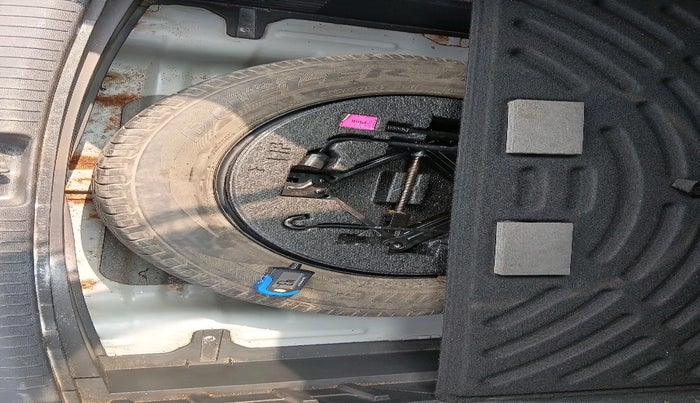 2017 Hyundai Creta SX PLUS AT 1.6 DIESEL, Diesel, Automatic, 1,34,588 km, tyre