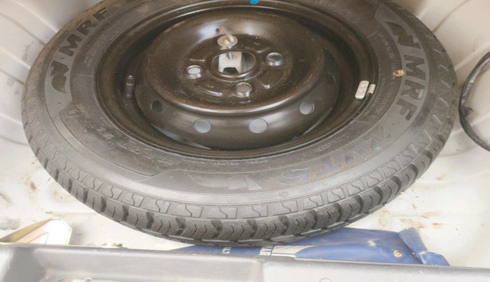 2016 Maruti Alto 800 VXI, Petrol, Manual, 99,105 km, tyre