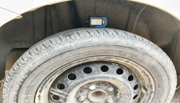 2021 Maruti Ertiga VXI SHVS, Petrol, Manual, 68,286 km, tyre