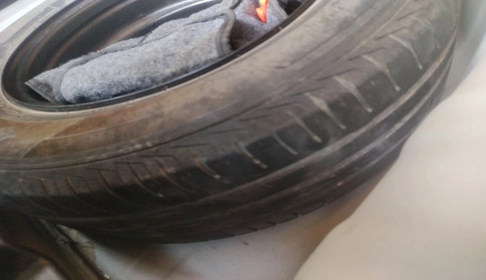 2020 Hyundai VENUE S+ 1.2, Petrol, Manual, 52,301 km, tyre