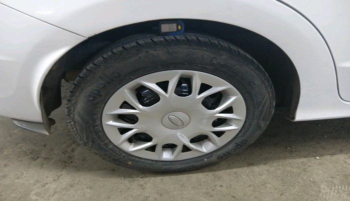 2017 Ford Figo Aspire AMBIENTE 1.2 PETROL, CNG, Manual, 54,115 km, tyre