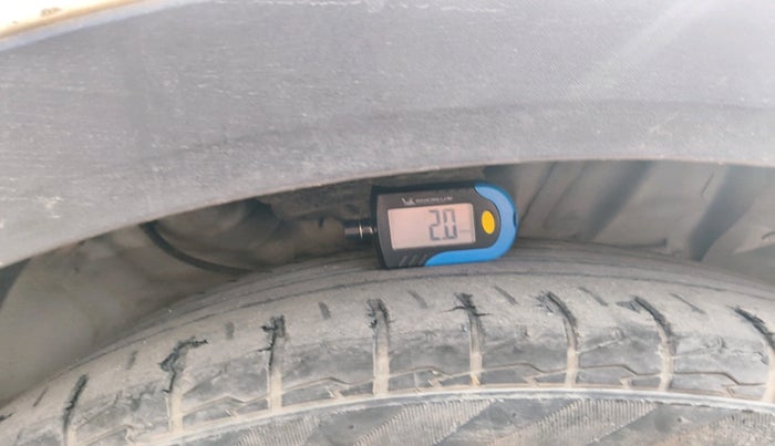 2018 Hyundai Creta SX (O) 1.6 DIESEL, Diesel, Manual, 2,05,826 km, tyre