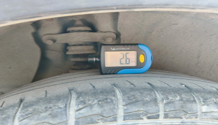 2018 Hyundai Creta SX (O) 1.6 DIESEL, Diesel, Manual, 2,05,826 km, tyre