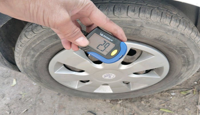 2017 Datsun Redi Go T(O) 1.0, Petrol, Manual, 97,020 km, tyre