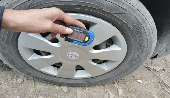 2017 Datsun Redi Go T(O) 1.0, Petrol, Manual, 97,020 km, tyre