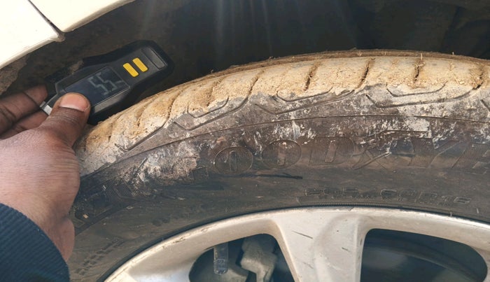 2017 Ford Ecosport TITANIUM 1.5L DIESEL, Diesel, Manual, 1,53,873 km, tyre