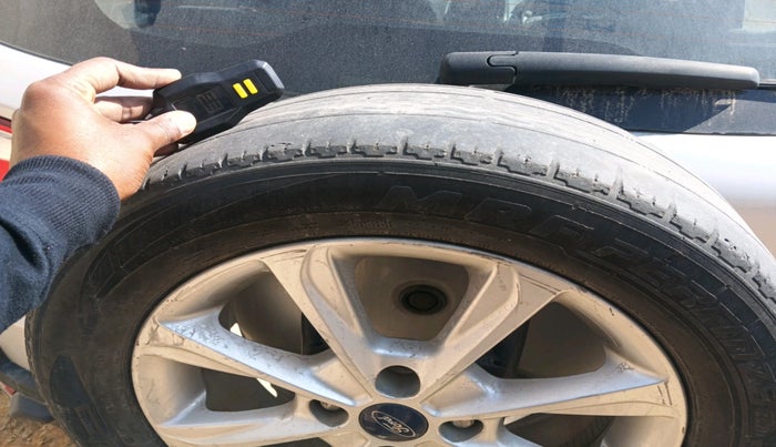 2017 Ford Ecosport TITANIUM 1.5L DIESEL, Diesel, Manual, 1,53,873 km, tyre