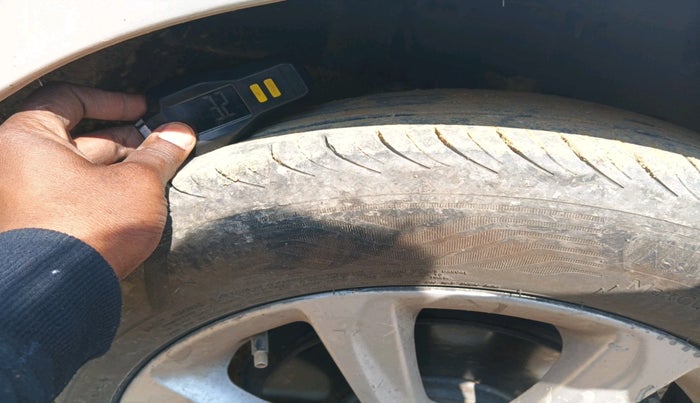 2017 Ford Ecosport TITANIUM 1.5L DIESEL, Diesel, Manual, 1,53,873 km, tyre