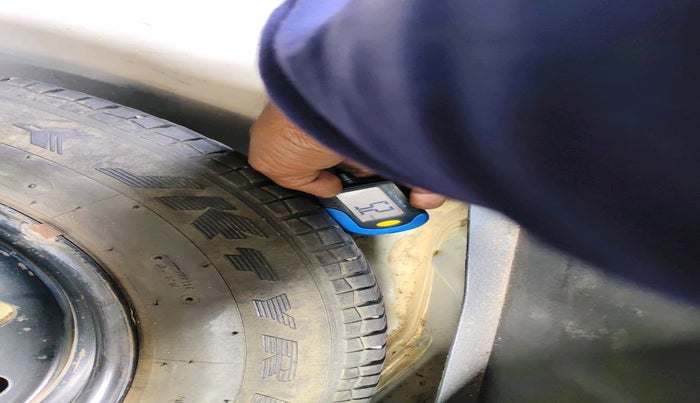 2017 Maruti Swift VDI, Diesel, Manual, 67,497 km, tyre