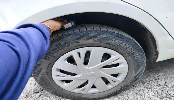 2017 Maruti Swift VDI, Diesel, Manual, 67,497 km, tyre