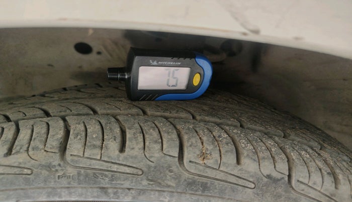 2011 Maruti Wagon R 1.0 VXI, Petrol, Manual, 1,00,905 km, tyre