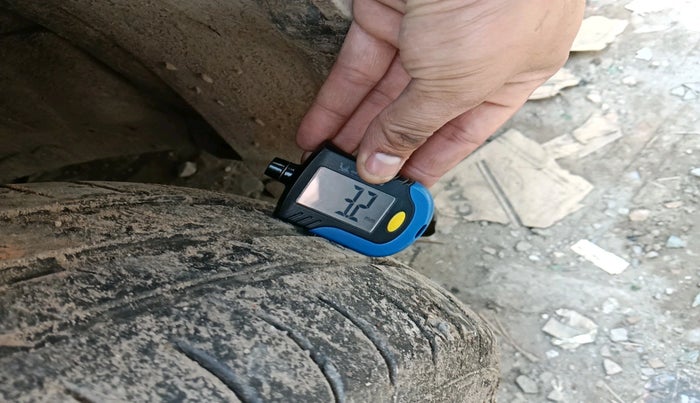 2017 Hyundai Elite i20 SPORTZ 1.4 CRDI, Diesel, Manual, 1,14,000 km, tyre