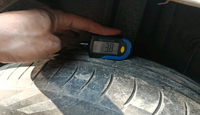 2017 Hyundai Elite i20 SPORTZ 1.4 CRDI, Diesel, Manual, 1,14,000 km, tyre