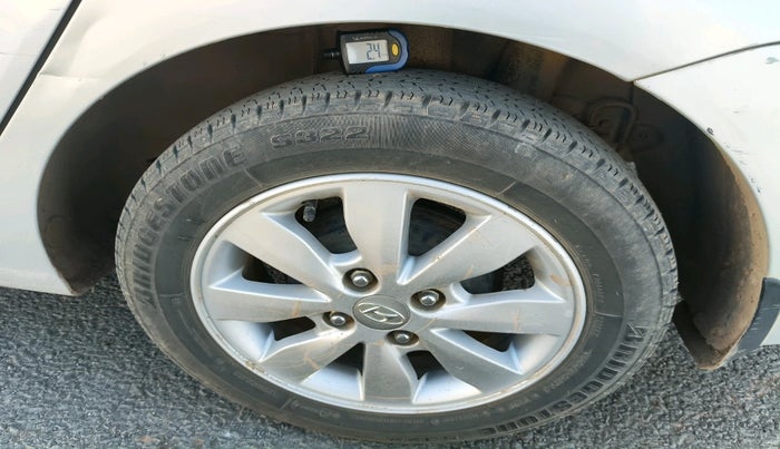 2015 Hyundai Xcent S 1.2, Petrol, Manual, 1,19,186 km, tyre