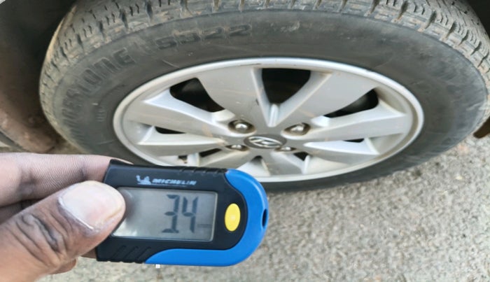 2015 Hyundai Xcent S 1.2, Petrol, Manual, 1,19,186 km, tyre