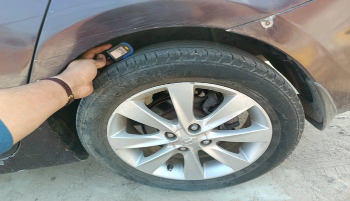 2011 Hyundai Verna FLUIDIC 1.6 CRDI SX OPT AT, Diesel, Automatic, 83,526 km, tyre