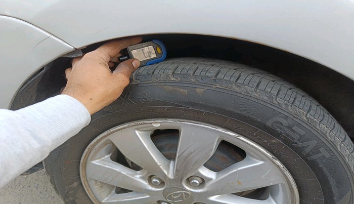 2014 Hyundai Xcent S (O) 1.2, Petrol, Manual, 1,05,000 km, tyre