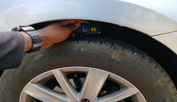 2016 Volkswagen Vento HIGHLINE 1.6 MPI, Petrol, Manual, 83,394 km, tyre